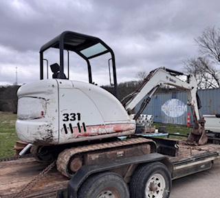 2006 Bobcat 331 Mini Ex (Back)